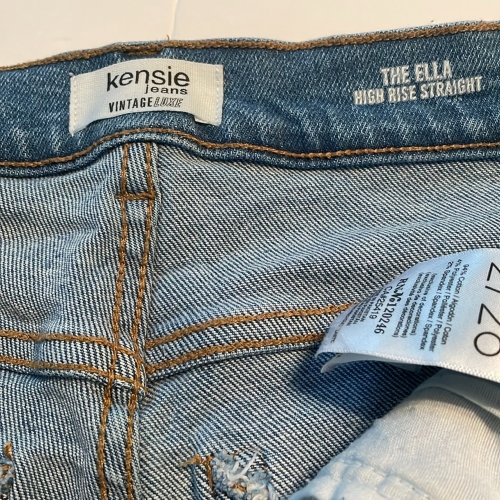 Kenzie jeans size 2 “the Ella” high rise straight leg distressed lighter wash - Picture 4 of 13
